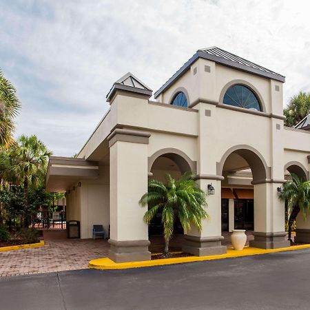 Days Inn & Suites By Wyndham Orlando Airport Exteriér fotografie