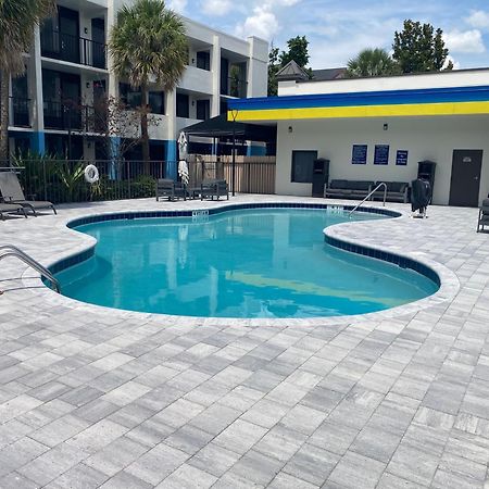 Days Inn & Suites By Wyndham Orlando Airport Exteriér fotografie