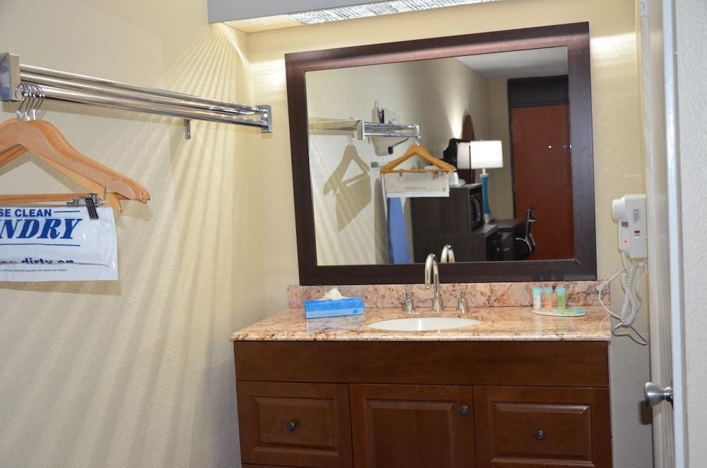 Days Inn & Suites By Wyndham Orlando Airport Exteriér fotografie