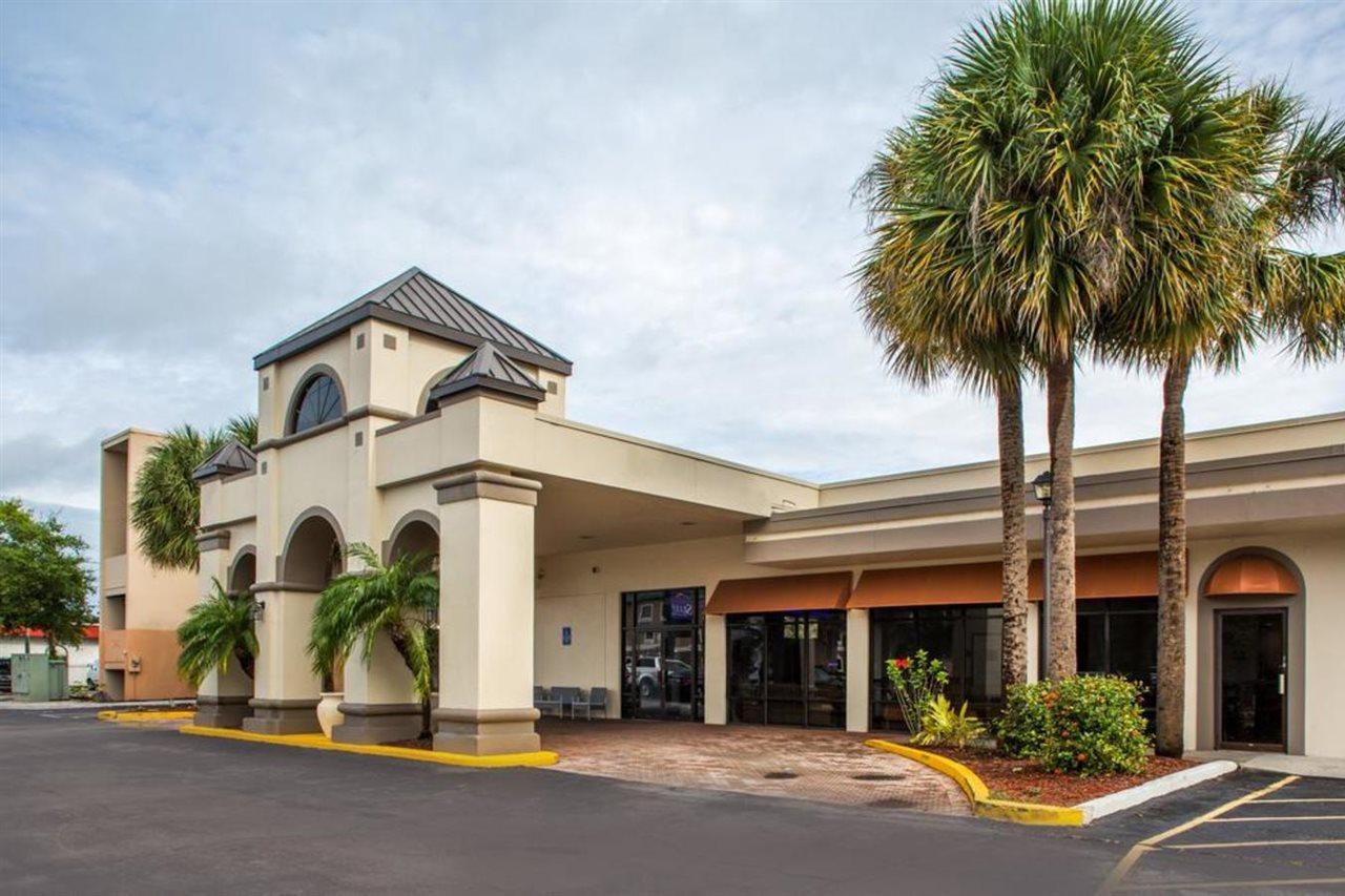 Days Inn & Suites By Wyndham Orlando Airport Exteriér fotografie