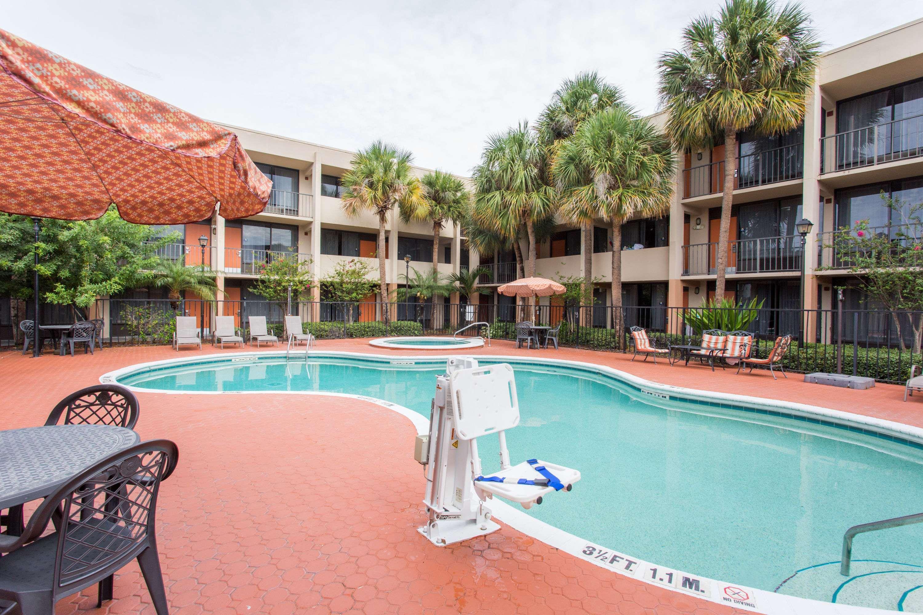 Days Inn & Suites By Wyndham Orlando Airport Exteriér fotografie