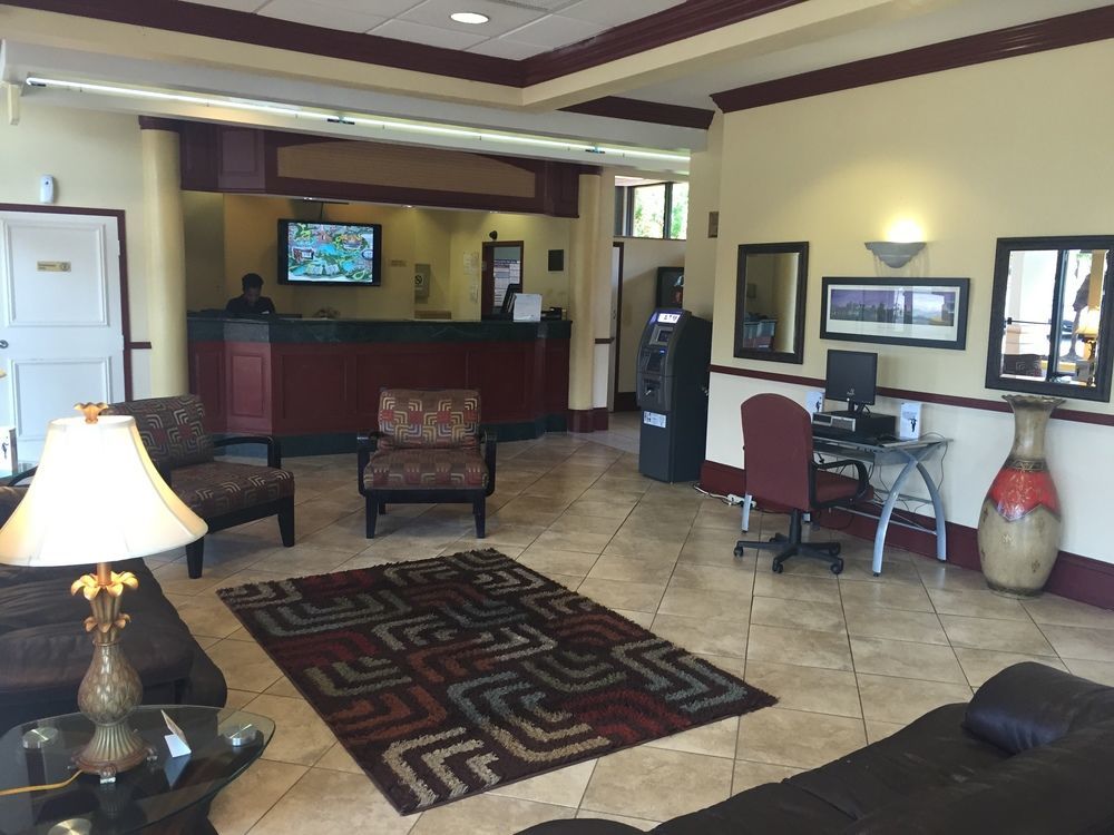 Days Inn & Suites By Wyndham Orlando Airport Exteriér fotografie