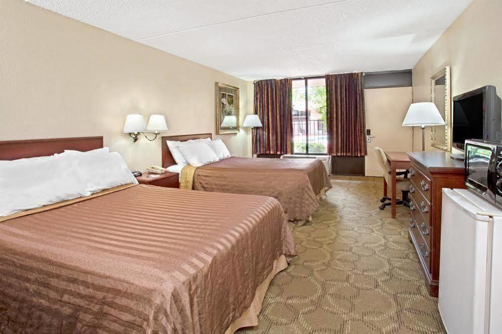 Days Inn & Suites By Wyndham Orlando Airport Exteriér fotografie