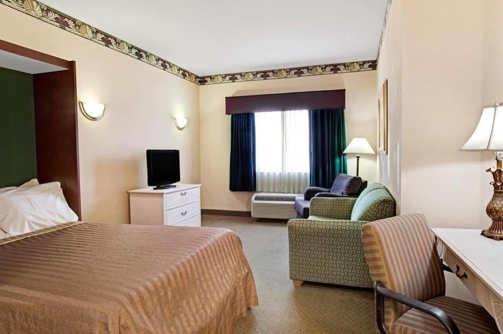 Days Inn & Suites By Wyndham Orlando Airport Exteriér fotografie