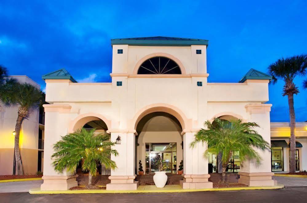 Days Inn & Suites By Wyndham Orlando Airport Exteriér fotografie